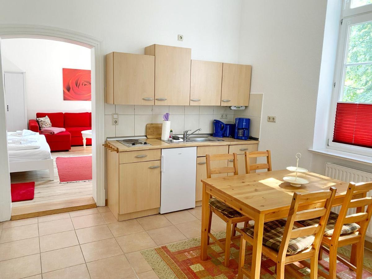 Gutshof Dubnitz - Ferienwohnung 1 "Carlo" Сасниц Екстериор снимка