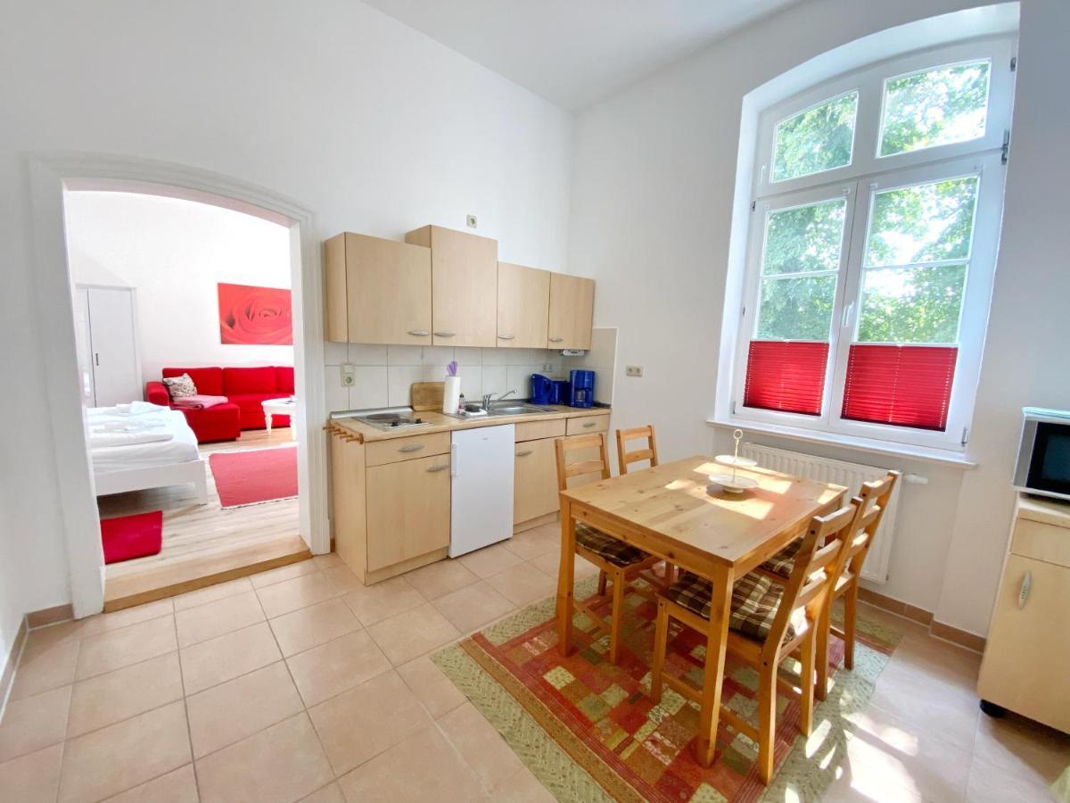 Gutshof Dubnitz - Ferienwohnung 1 "Carlo" Сасниц Екстериор снимка